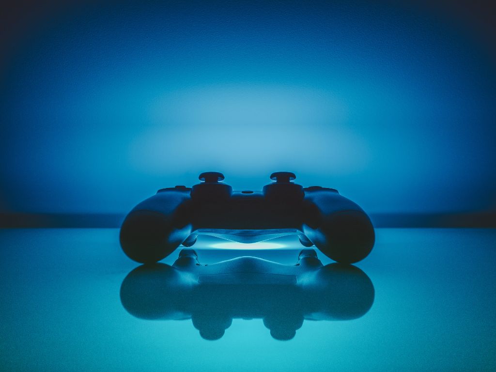 Why is your PS4 controller flashing blue and how to fix it?