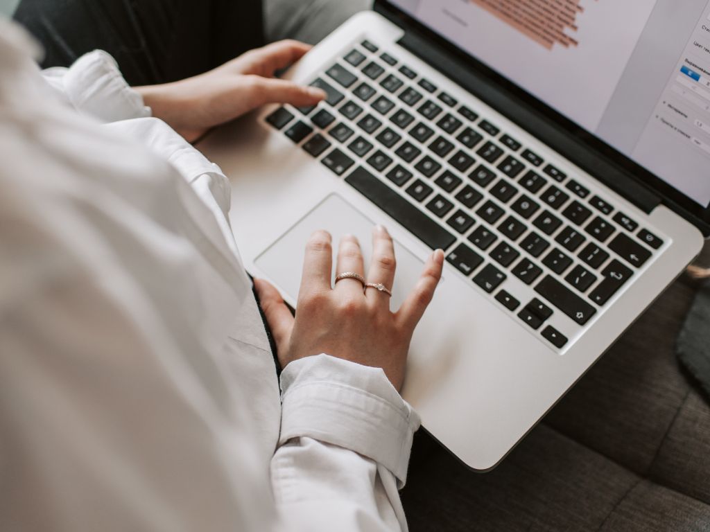 Where is the dash for 6 on Mac?