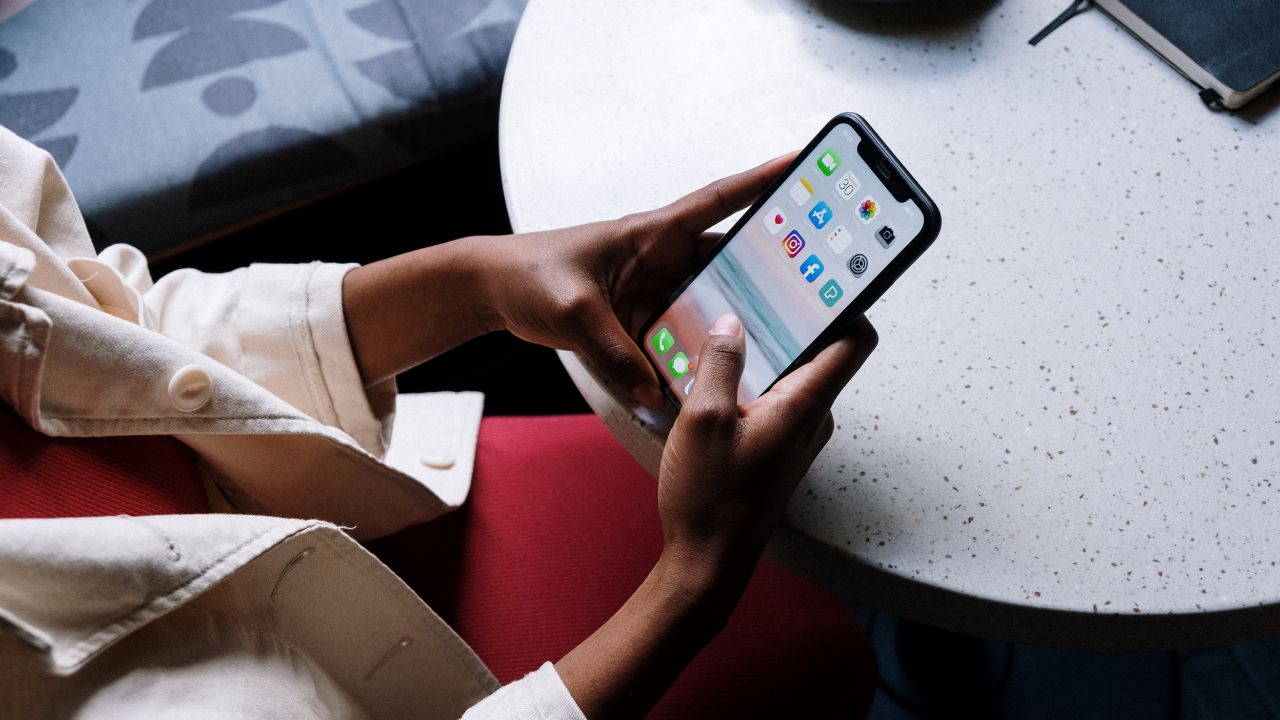 Restrict a friend on Facebook or Messenger: how does it work?