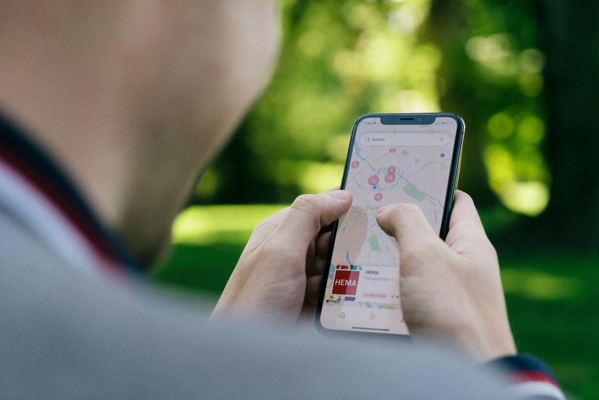 Google Maps: how to locate a phone number for free