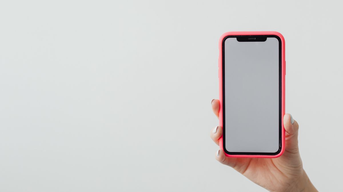 Mobile experience: what is a smartphone worth without a physical interface?